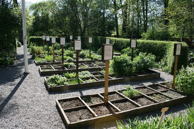 1024px-Femoresbron_Norrkoping_2008-05-10_bild02